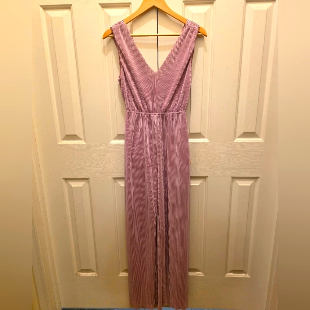Pink Lilly All About You Pleated Jumpsuit- Size Small- NWOT🌹